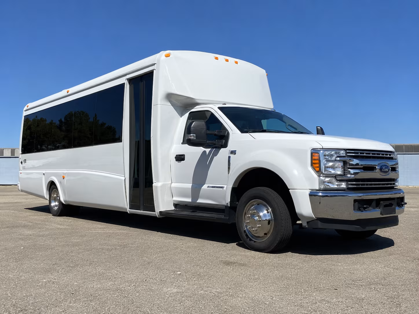 arrange transportation for your next bachelor or bachelorette party 4