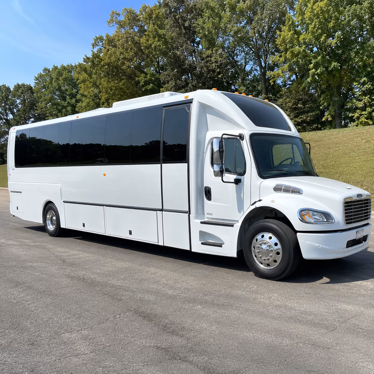 bachelor and bachelorette weekend bus rentals in southfield michigan