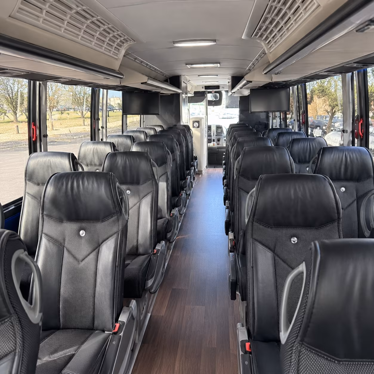 charter bus minibus transfers to detroit metropolitan wayne county airport dtw