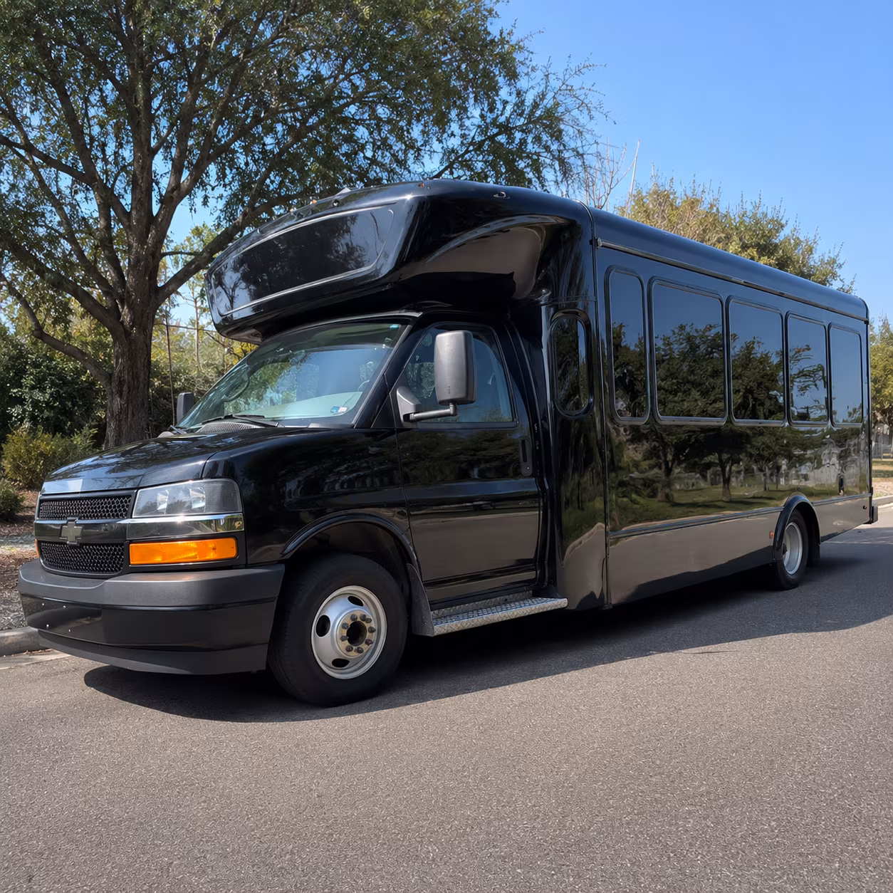 concert bus rentals for groups heading to meadow brook amphitheatre