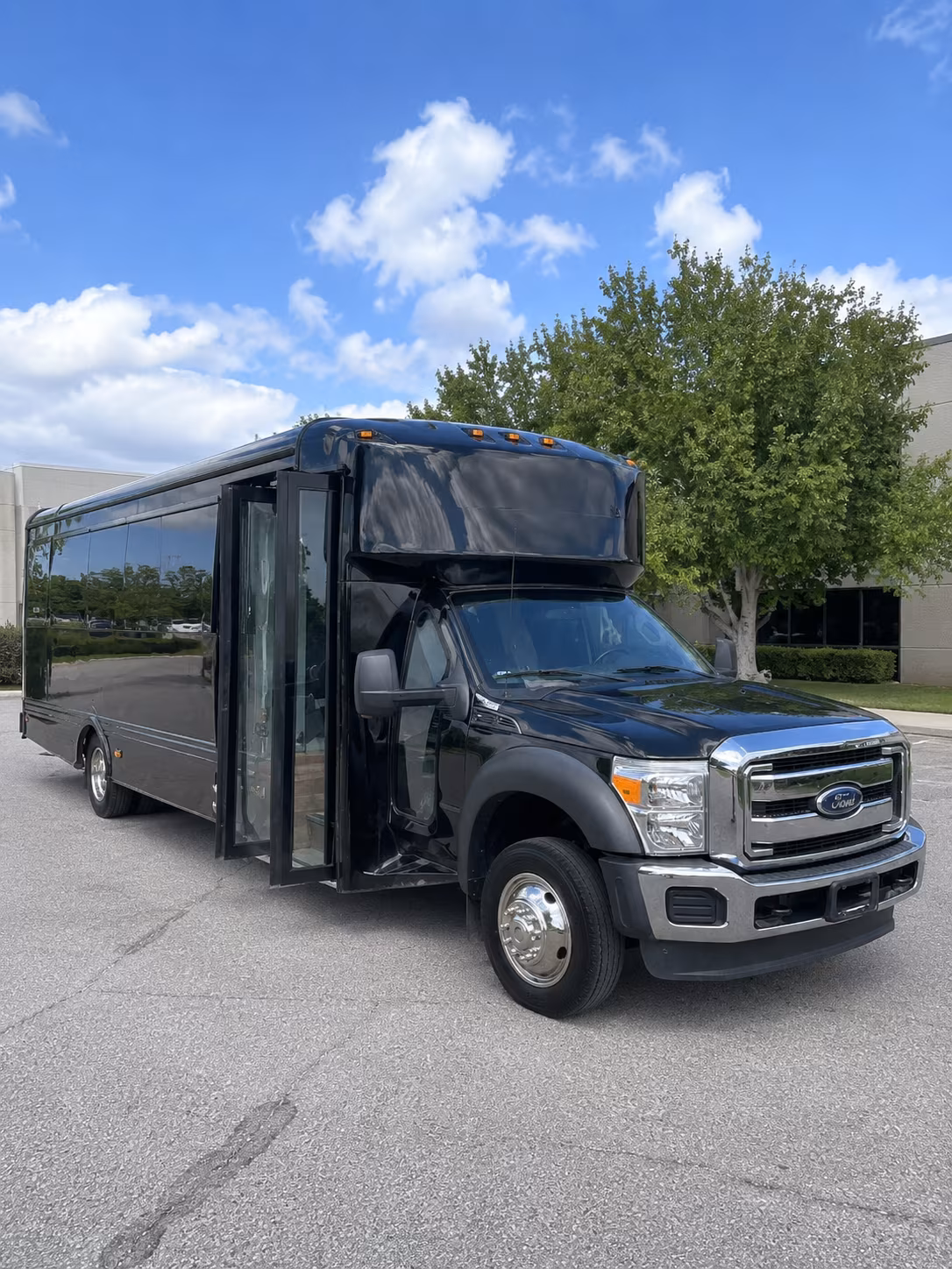 party buses to detroit pistons games and concerts at little caesars arena