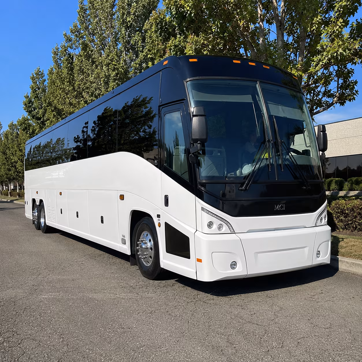 southfield 50 passenger charter bus
