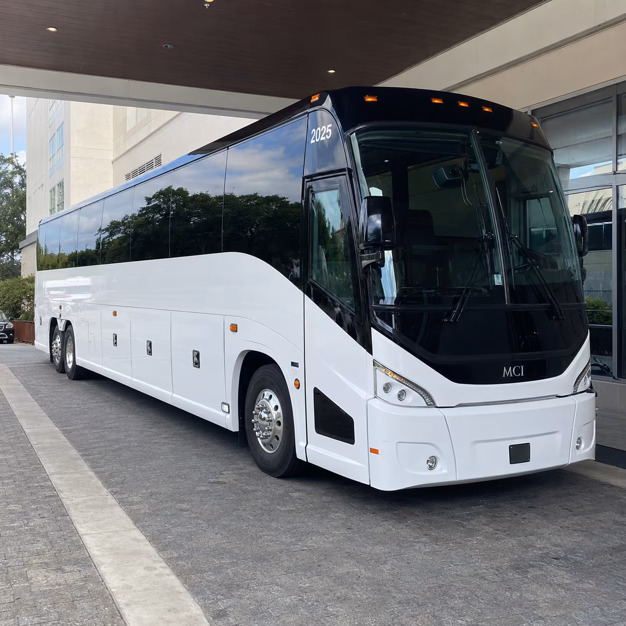 southfield 54 passenger charter bus